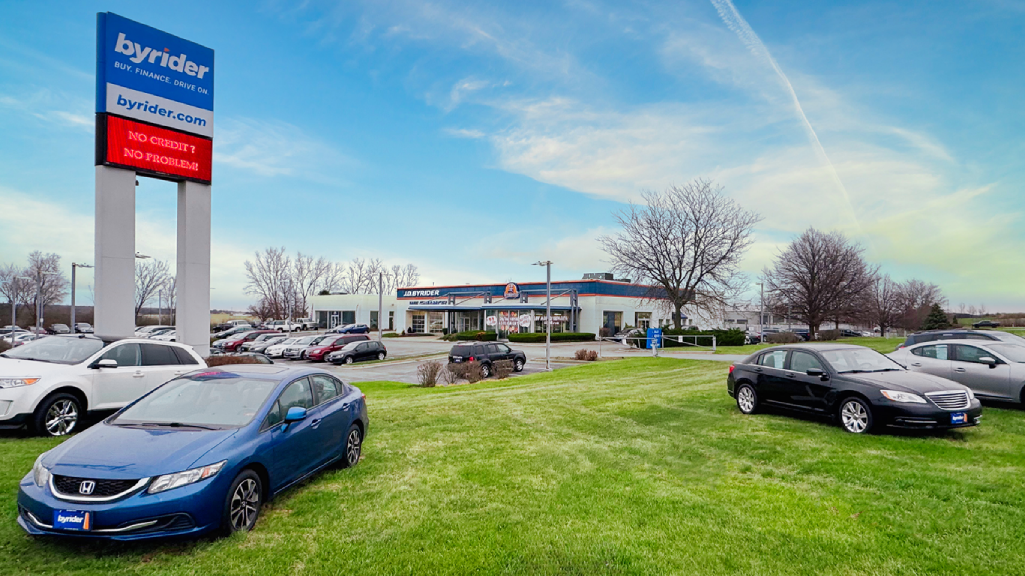 Buy Here Pay Here Car Dealership in East Dundee, IL